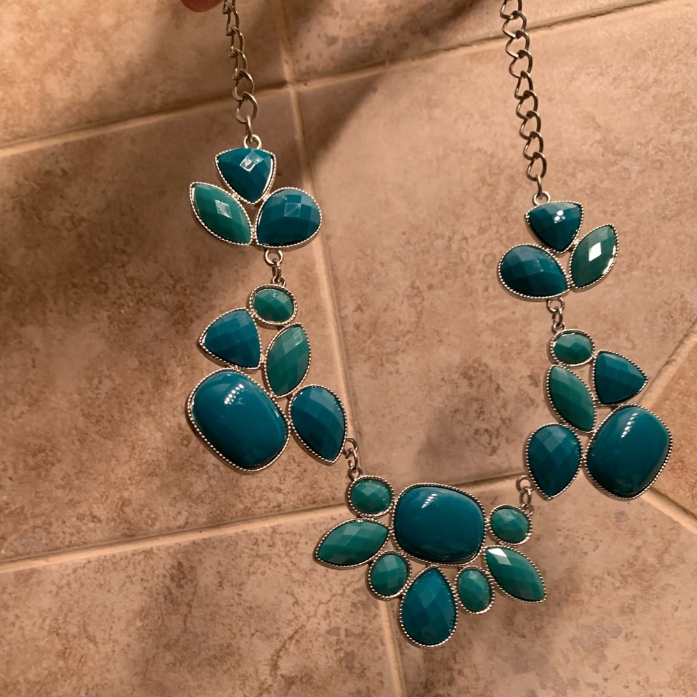 Statement Necklace - Picture 3 of 4